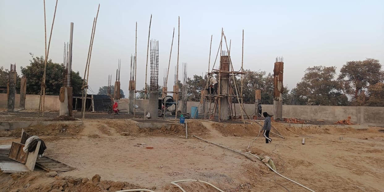 Construction work resumes as air quality improves.