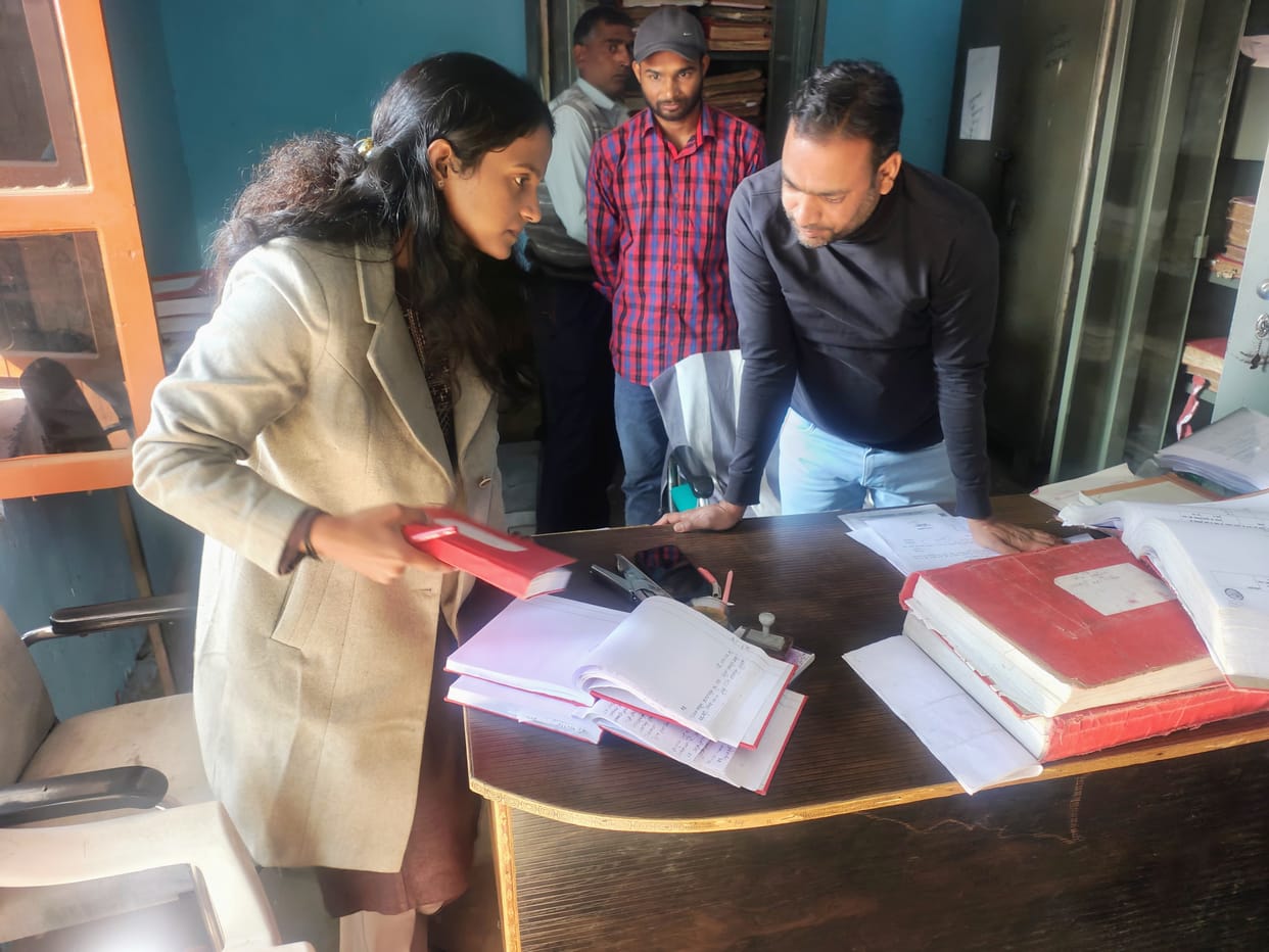 Patwari should ensure transparency in land related works: SDM
