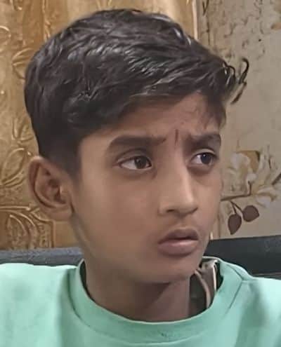 जानकारी देता छात्र अनमोल। संवाद