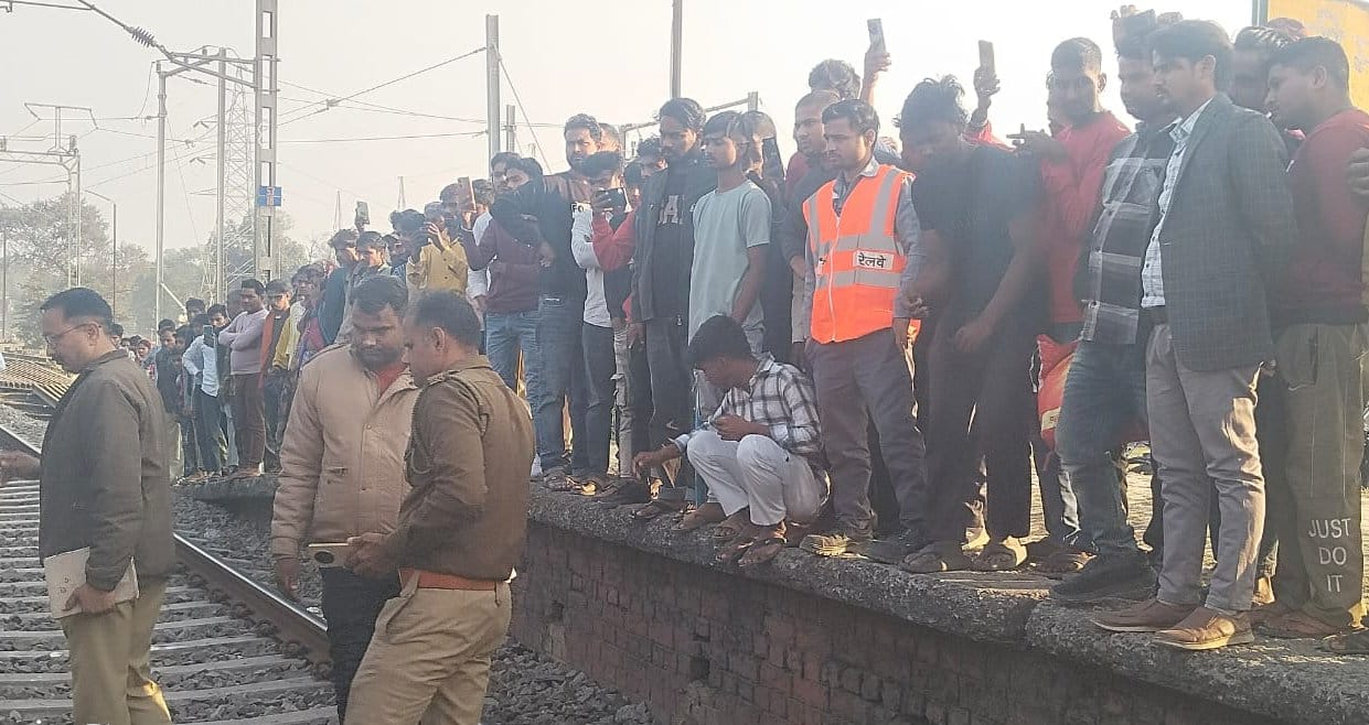 Three killed in road accidents, one committed suicide by lying in front of a train