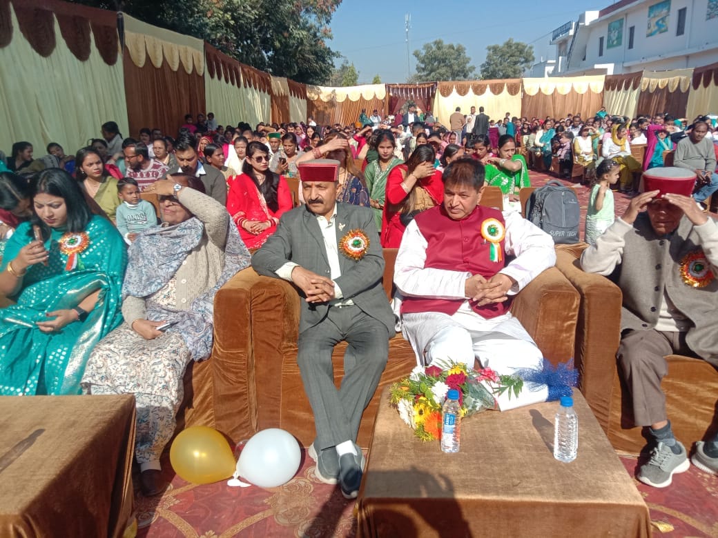 Children won applause with their dance and Punjabi Bhangra.