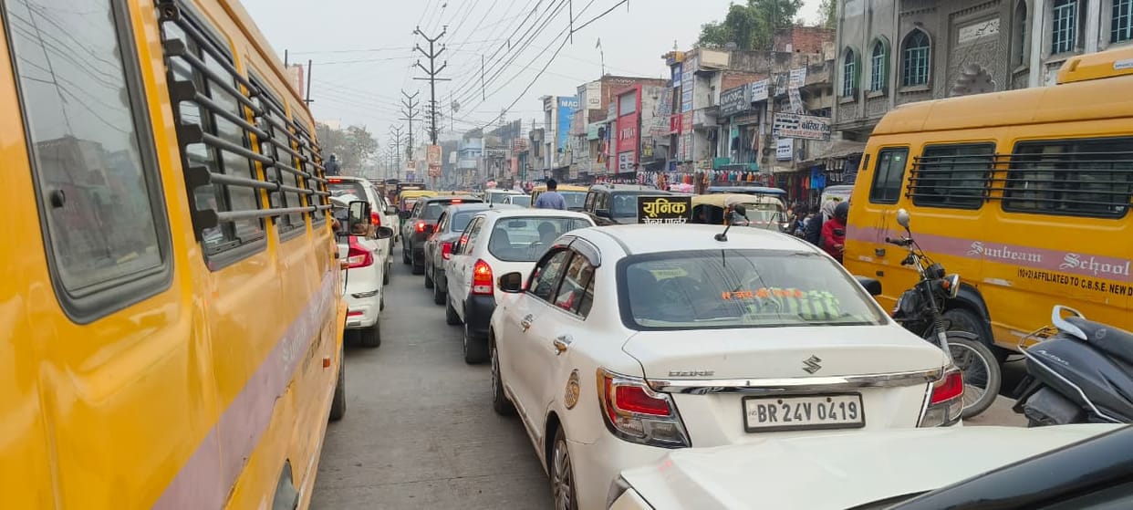 212 vehicles were challaned, causing traffic jams in the city.