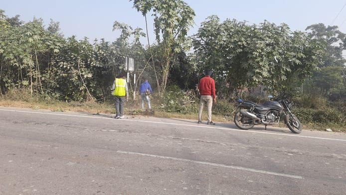 Cleaning of bushes started on Ram Janaki Marg