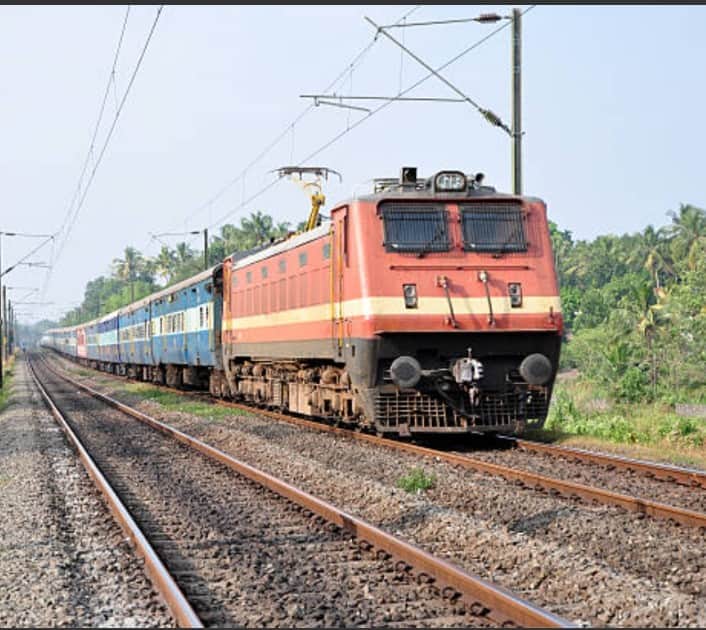 स्पेशल ट्रेन (सांकेतिक तस्वीर)