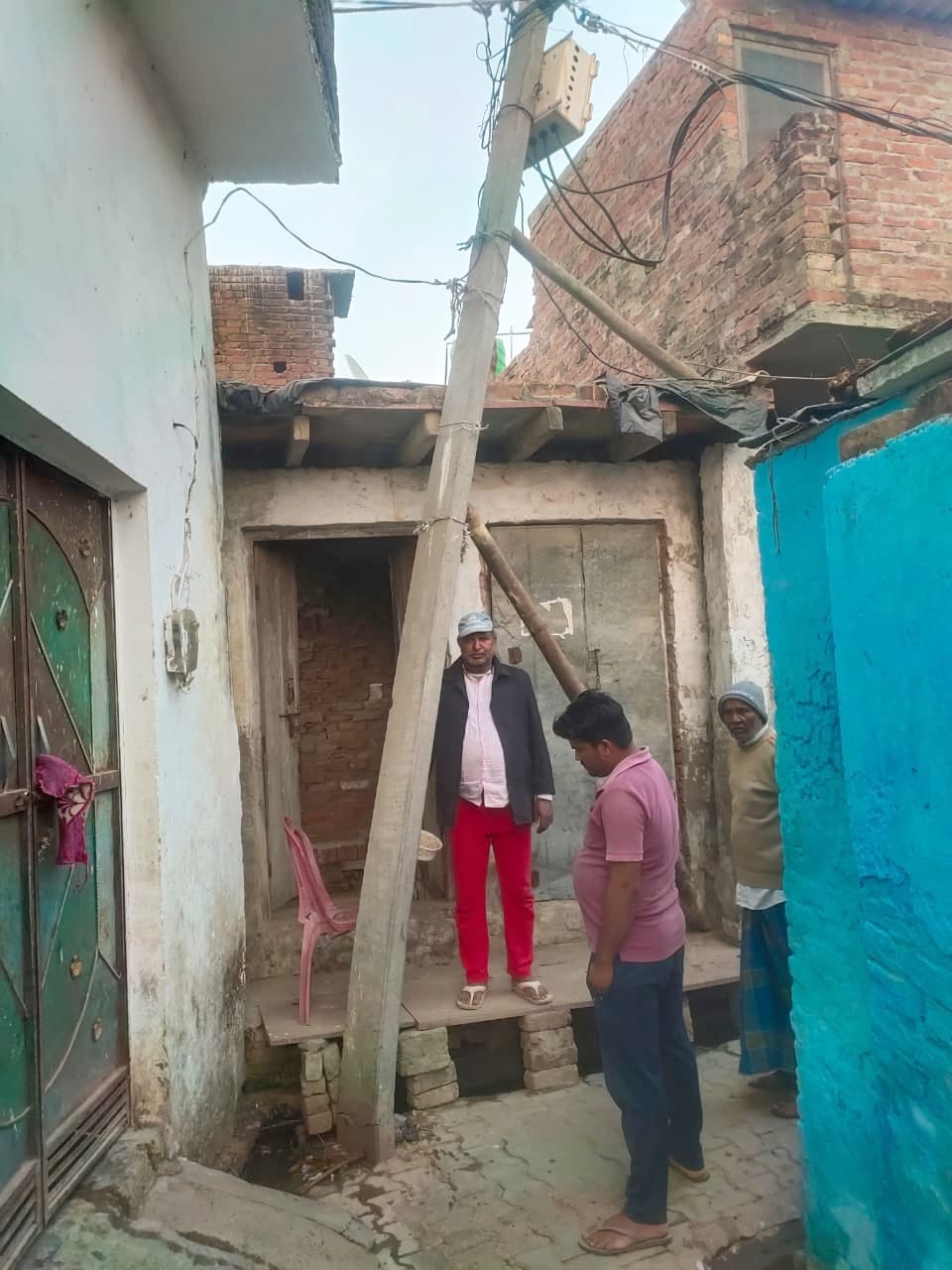 A tilted pillar in Sirsi is inviting accidents, people are worried.