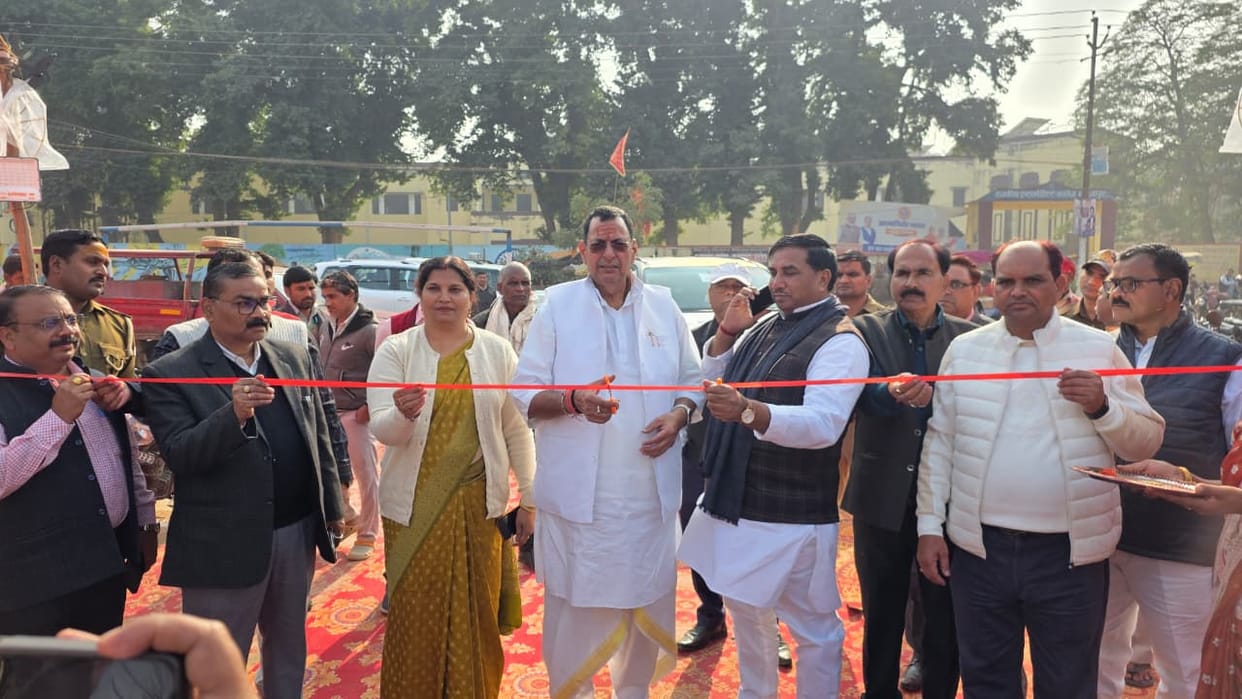 Khadi Fair: Six Lakh Worth of Woolen Clothes Sold on the First Day