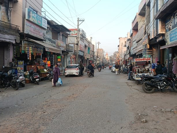 Dadri's main market is yearning for basic amenities, departments are not taking any action