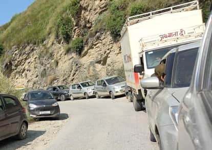People are troubled by traffic jam in Devdhank