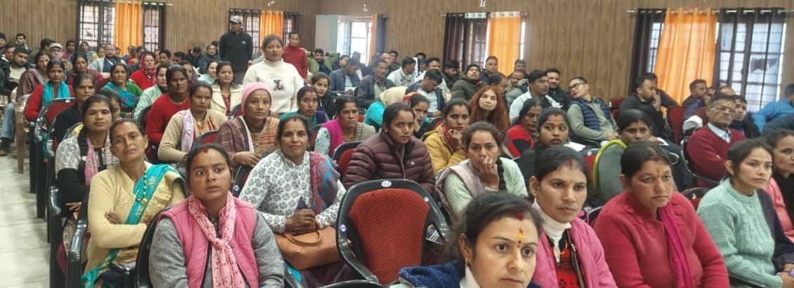 बेड़ीनाग में बीडीसी की बैठक में मौजूद सदस्य। संवाद