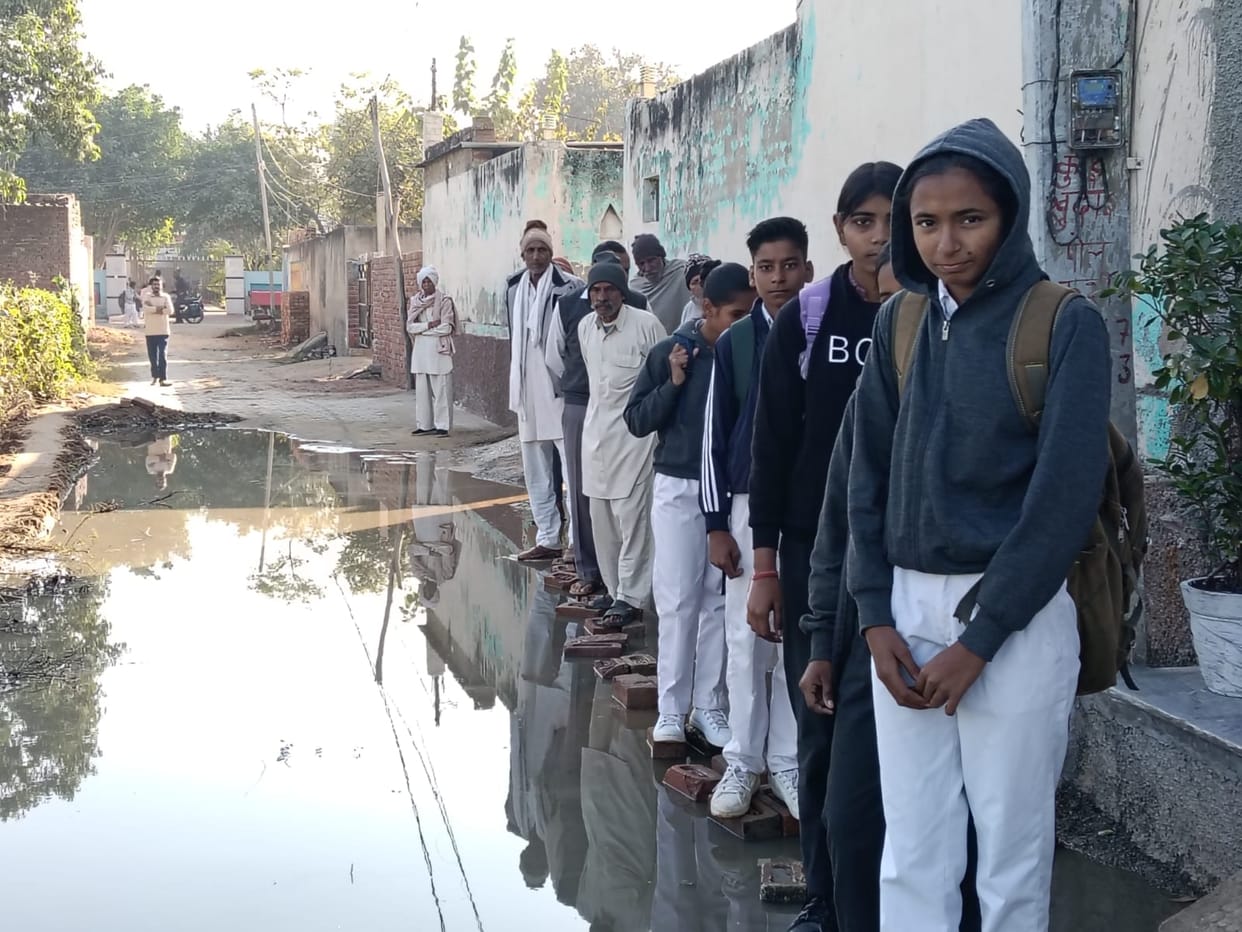 Waterlogging on the school route, threatening the safety of children