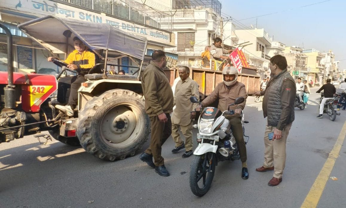 An anti-encroachment drive was conducted on GT Road and Railway Road to remove illegal structures.An anti-encroachment drive was conducted on GT Road and Railway Road to remove illegal structures.