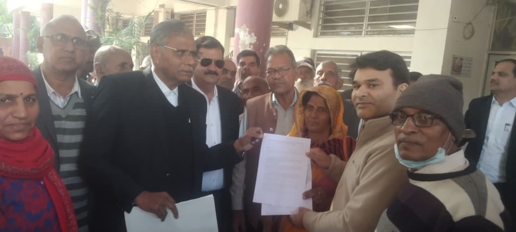 AIIMS Sangharsh Samiti Manethi submitted a memorandum of demands to the Chief Minister and Health Minister.