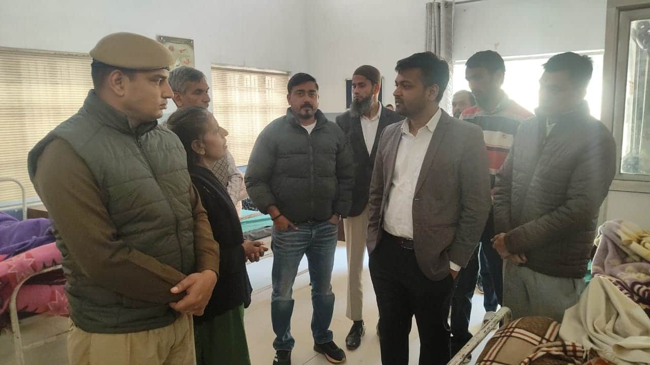 फोटो: 21रेवाड़ी। रेवाड़ी में नशा मुक्ति एवं पुनर्वास केंद्र का निरीक्षण करते एडीसी राहुल मोदी