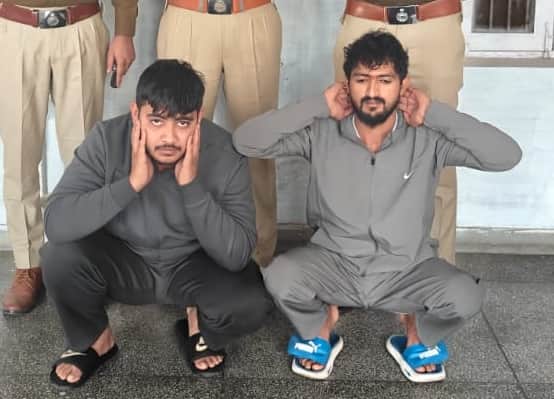 फोटो: 23रेवाड़ी। महिला पर फायरिंग करके जानलेवा हमला करने के मुख्य दोनों आरोपी। स्रोत: प्रवक्त