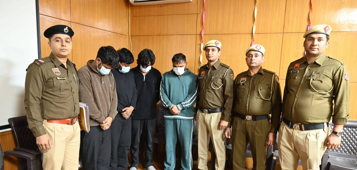The accused who allegedly defrauded someone of five lakh rupees by promising a job in an MNC has been arrested.