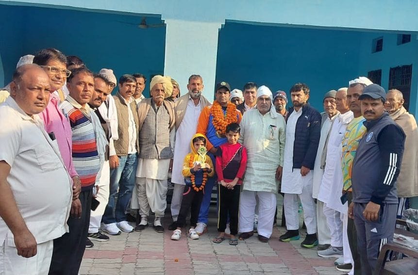 Vinod, the winner of the disabled cricket series between India and Nepal, was welcomed.