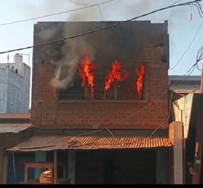 A short circuit in the inverter caused a fire in the house.A short circuit in the inverter caused a fire in the house.