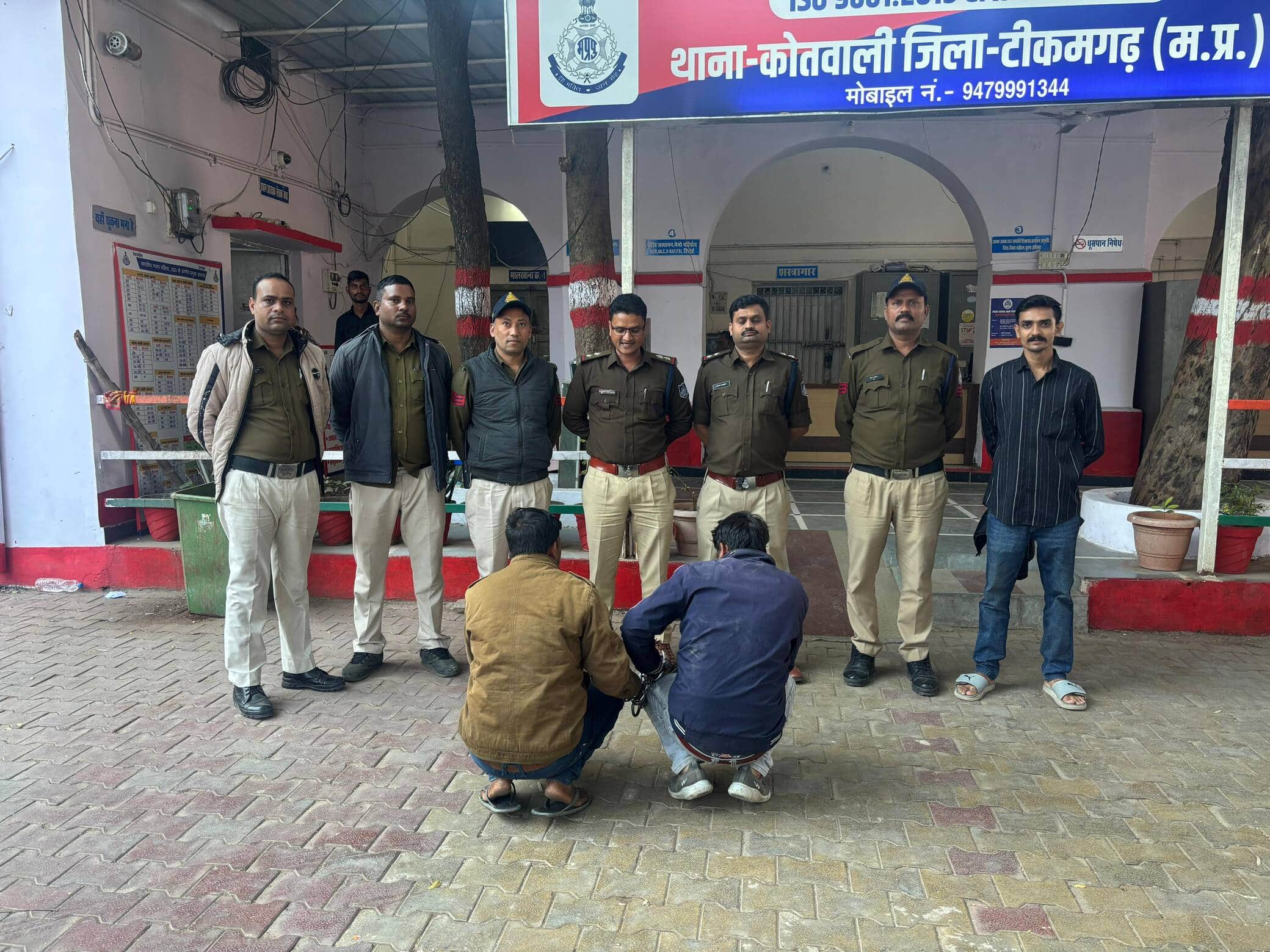 पुलिस की गिरफ्तार में आरोपी।