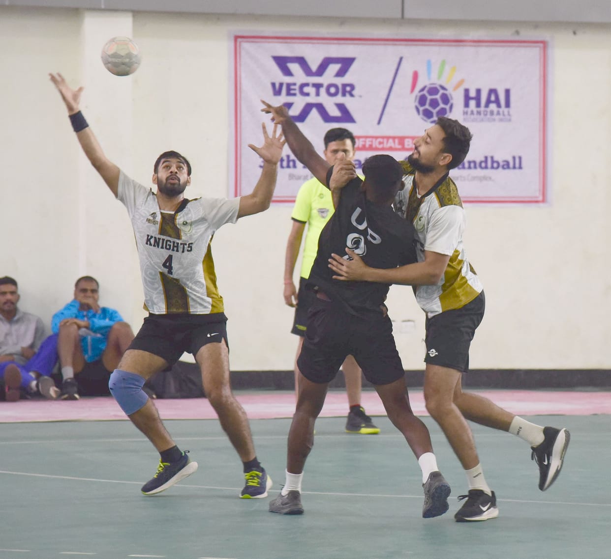 UP women close to title in handball championship