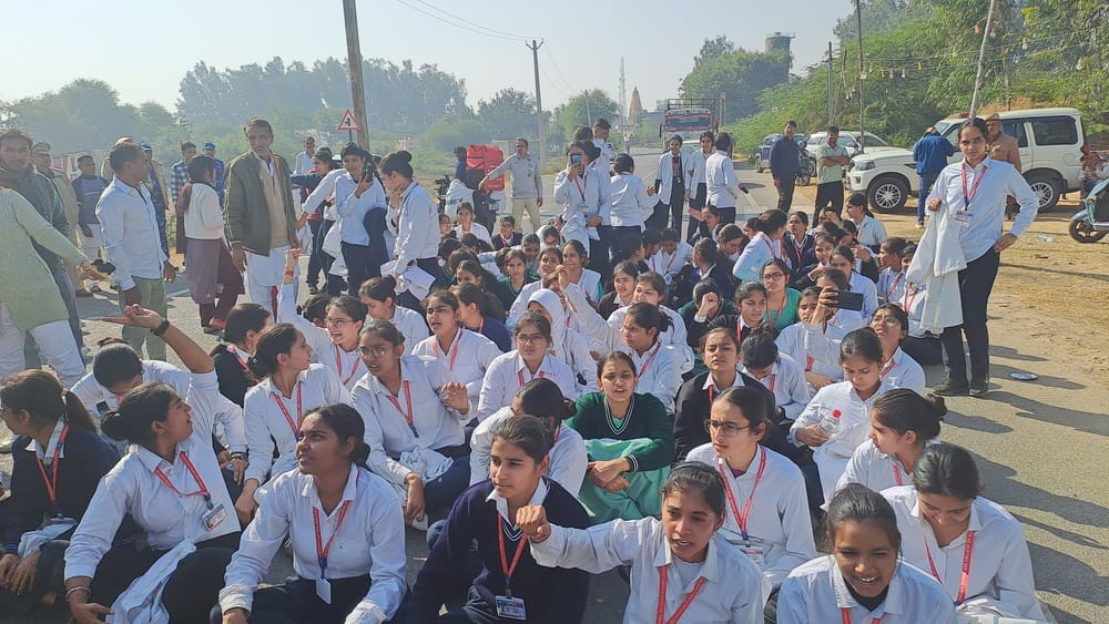 Nursing students protested over fee hike, blocked Hansi-Chandigarh highway