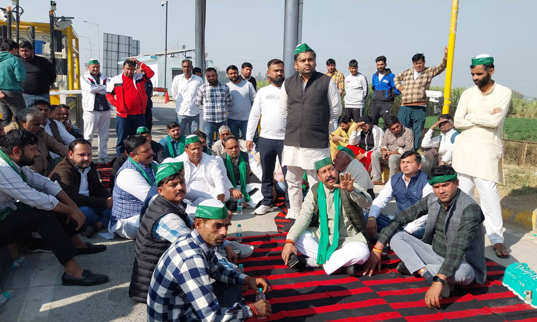 Protest staged against toll workers alleging indecency