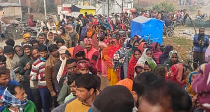 Siddharthnagar News: 150 bags of fertilizer arrived and were distributed...farmers returned disappointed