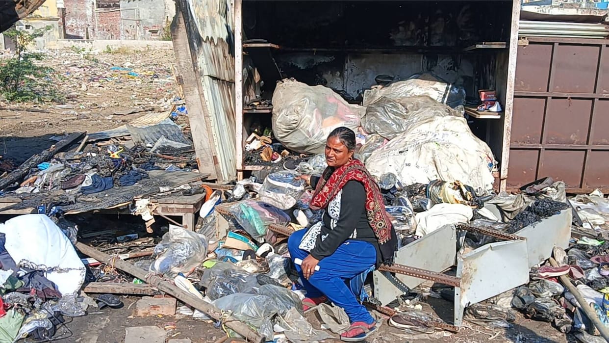 The faces of the fire victims showed signs of helplessness, pain, and worry.