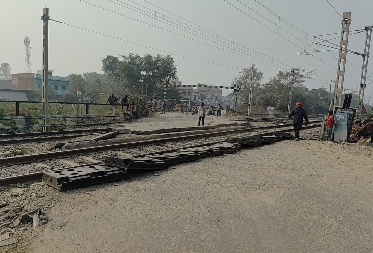 12-hour mega block at Pakhrauli crossing