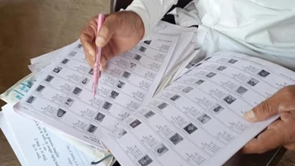 The voter list in the capital included the names of 1.26 lakh deceased.