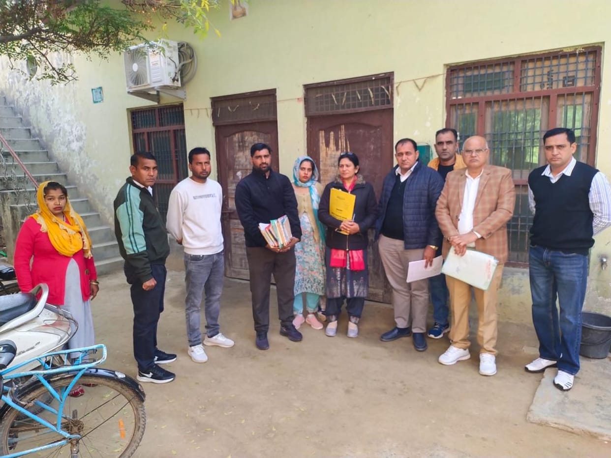 CM Flying Squad raided: In Madanpura, 10th-grade classes were being conducted in a school up to 8th grade, school was locked, children sent home