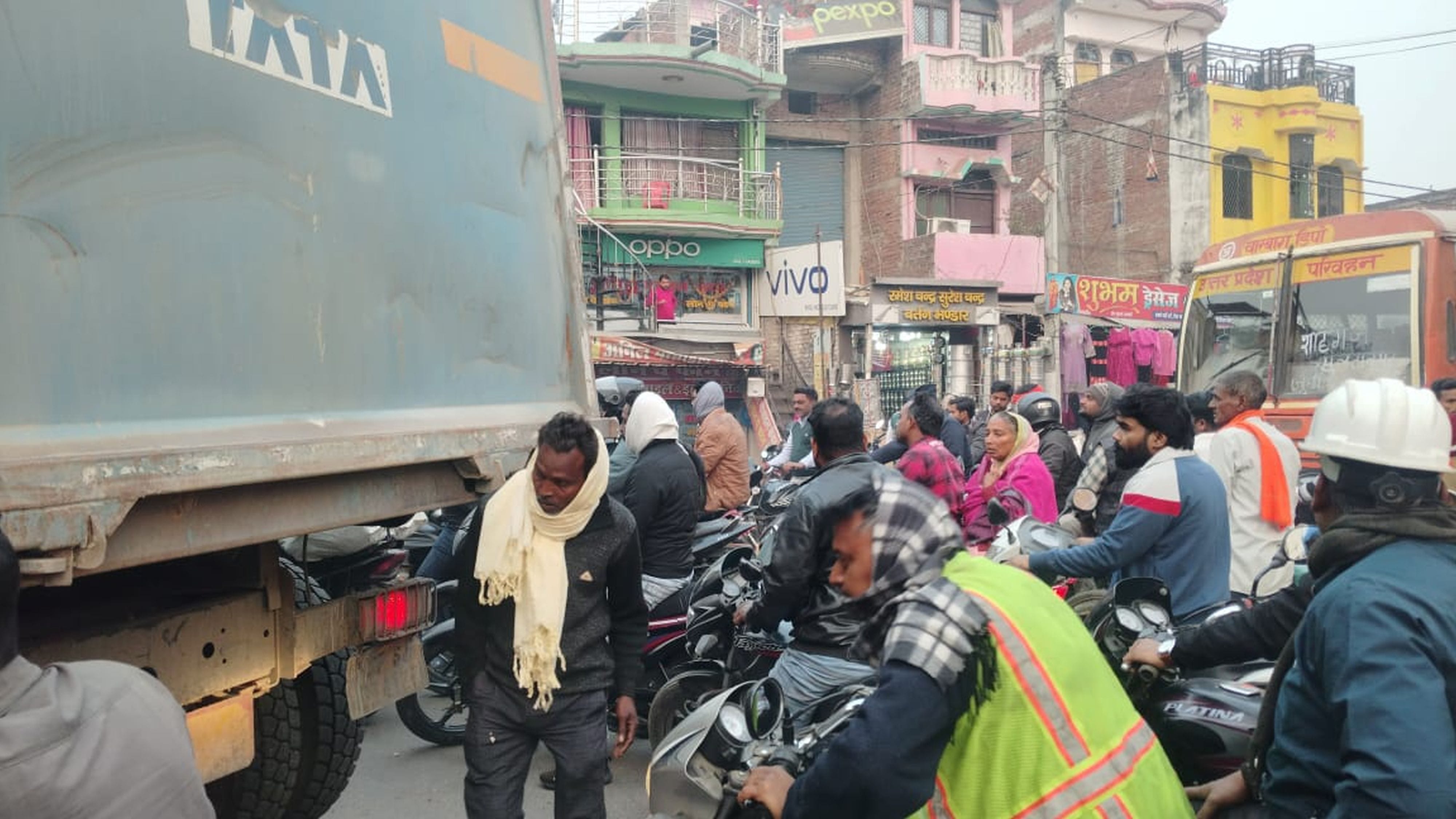 Market residents troubled by traffic jam in Surapur