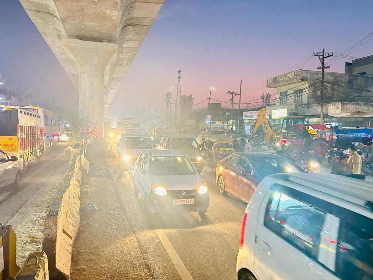 Dancing to DJ music during the horse race, Delhi Road gets jammed