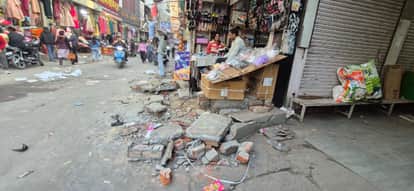 Rumors of an anti-encroachment squad kept shopkeepers in a state of panic throughout the day, and the footpath remained occupied.