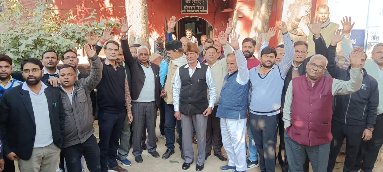 Advocates opposed the registration of 70 villages in Jasrana