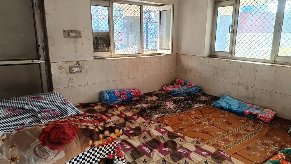 Ensure proper arrangements in night shelters during winter season, SDM visits