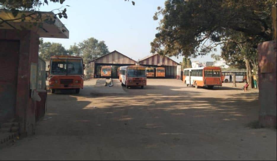 वर्कशॉप में शुरू नहीं हो सका स्टैंड निर्माण कार्य। संवाद