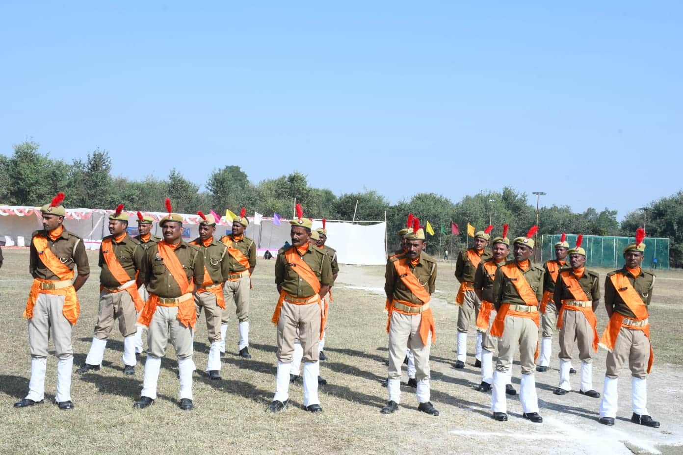 28 सीकेटीपी-5- परिचय- पीआरडी स्थापना दिवस पर परेड में शामिल पीआरडी स्वयंसेवक। संवाद