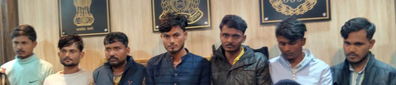 28 सीकेटीपी-8- परिचय- पुलिस गिरफ्त में आरोपी रावेंद्रकुमार तिवारी, योगेश त्रिपाठी, विनय सिंह, अ