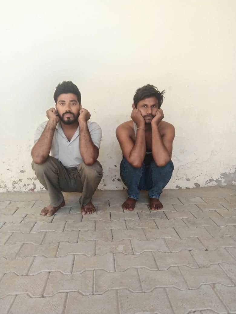 फोटो: 15रेवाड़ी। दो शातिर साइबर ठग पुलिस की गिरफ्त में। स्रोत: पुलिस