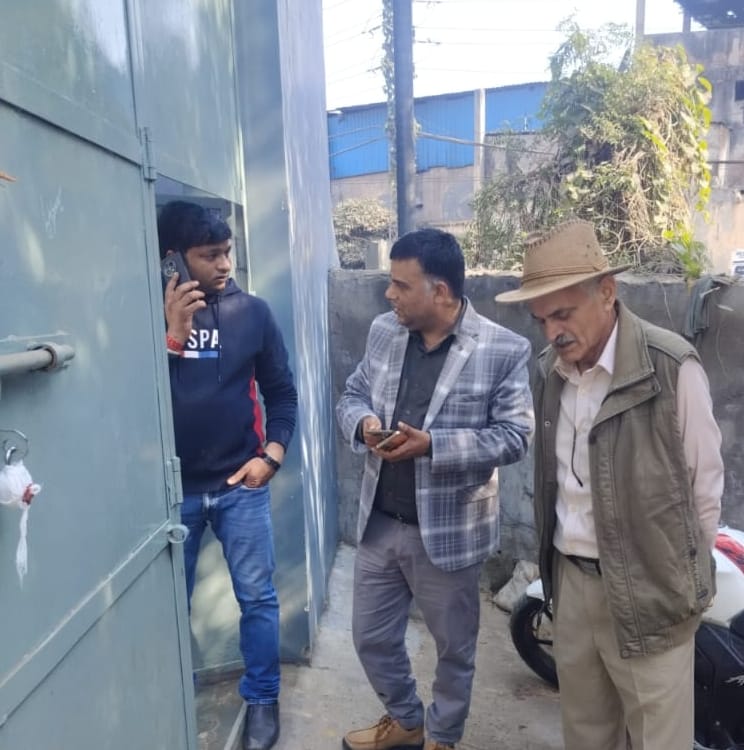 A transformer manufacturing factory and two illegal constructions were sealed.
