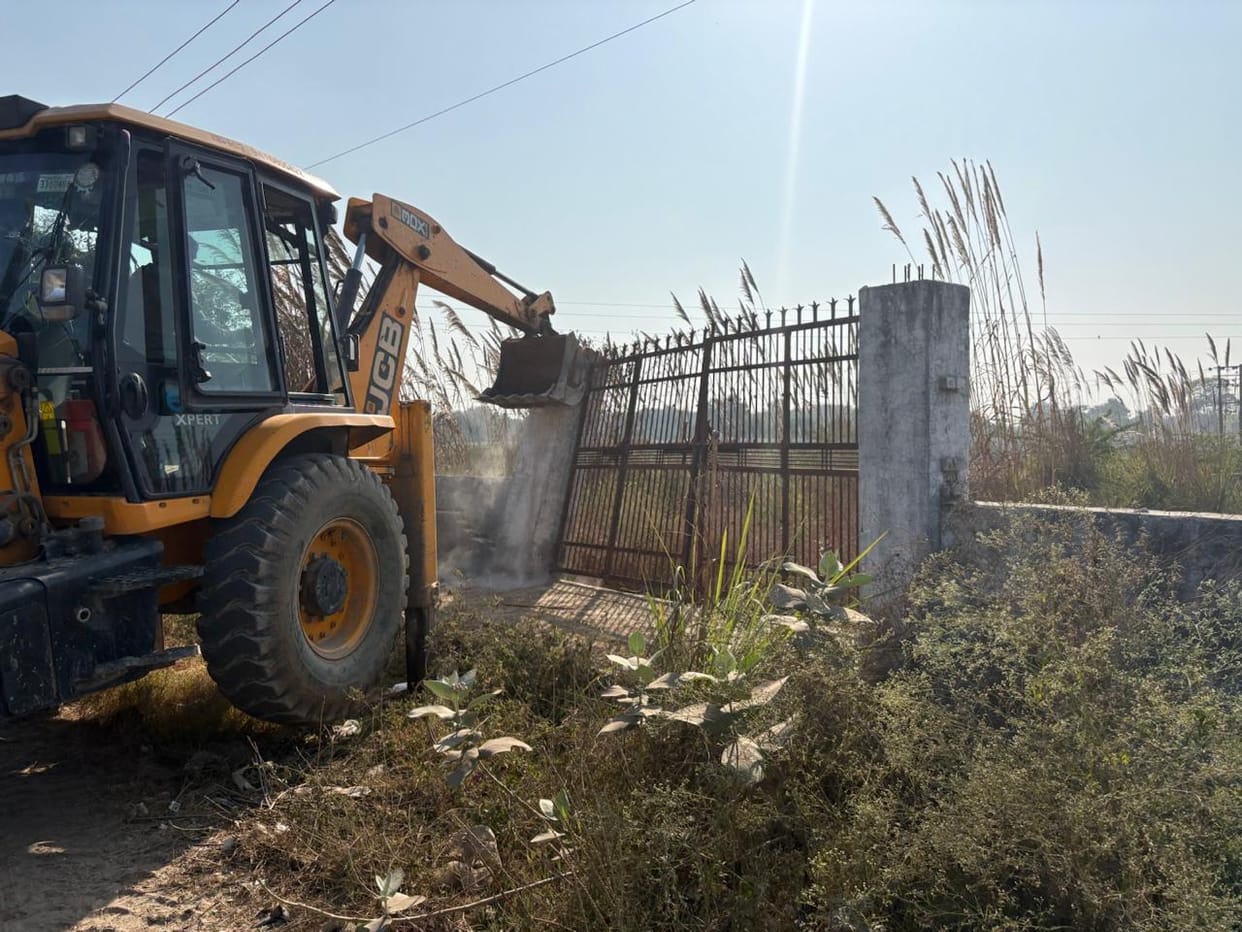 Three illegal colonies were demolished in Badli village.