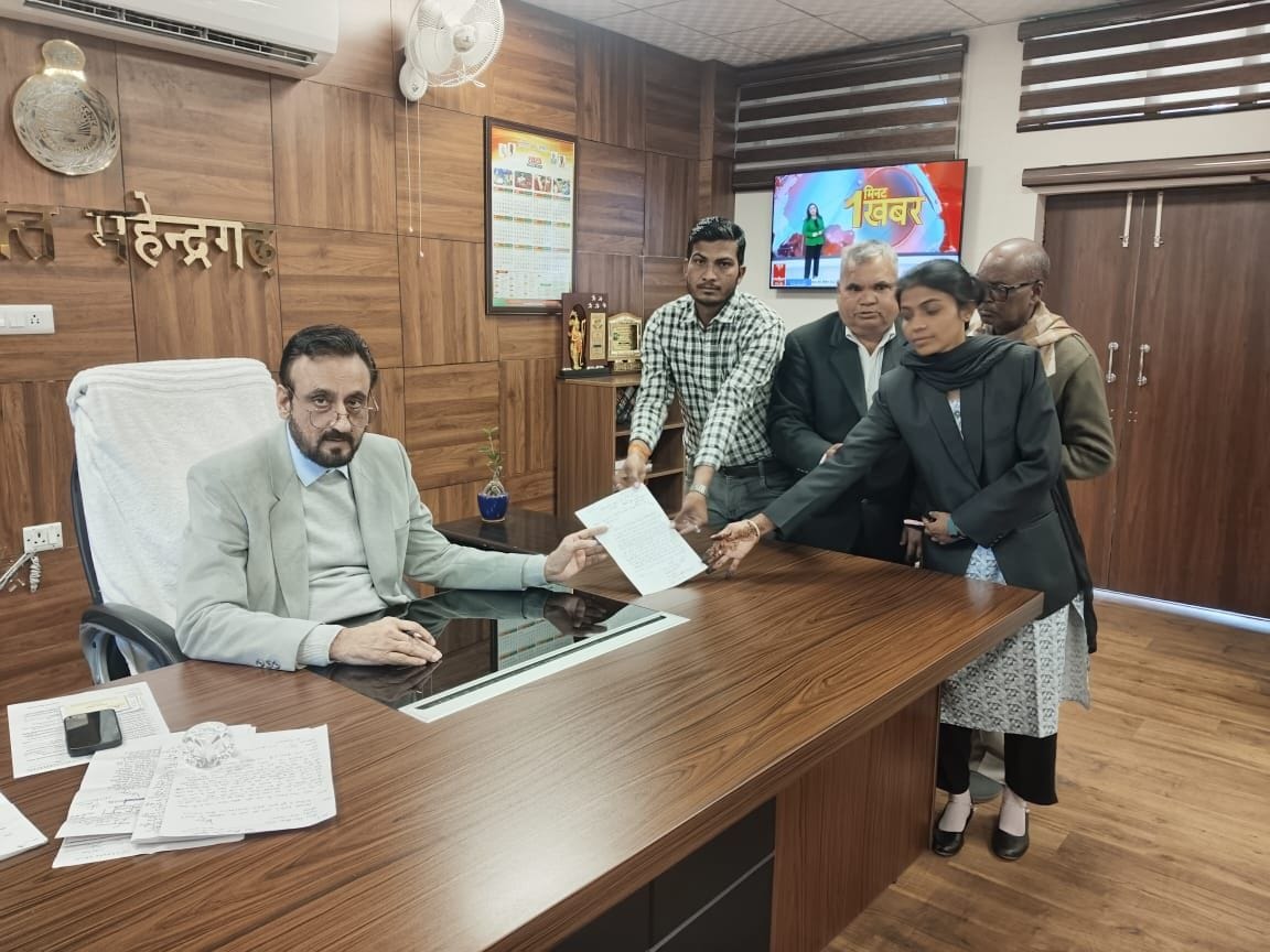 A memorandum was submitted regarding the shortage of teachers at Mandhana school.