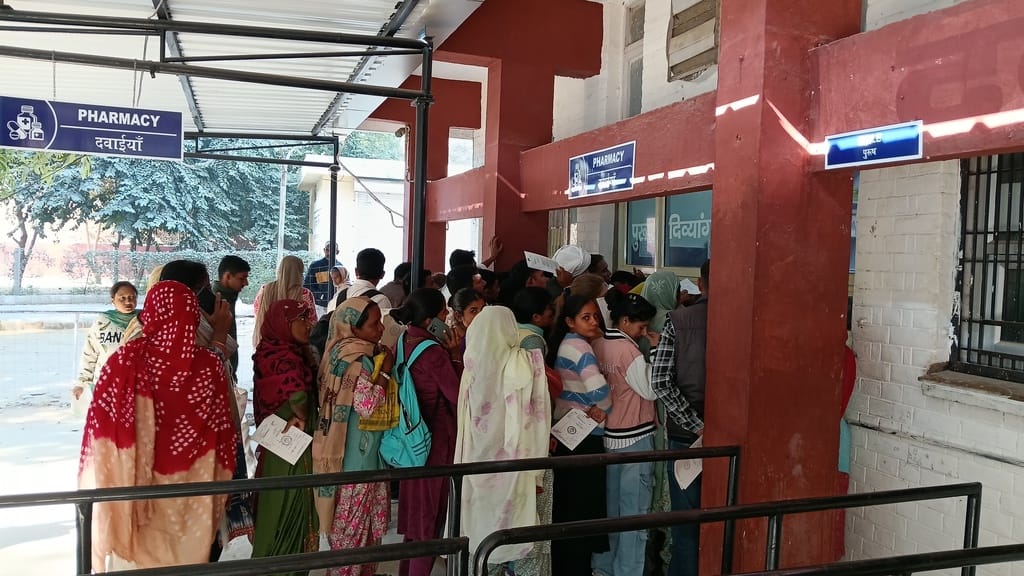 Doctors' strike continues for fourth day, 12 return to work