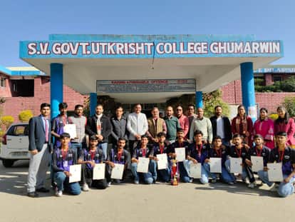 Hockey team welcomed on reaching Ghumarwin College