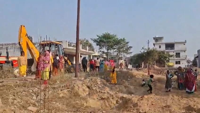 Amid protests, the Municipal Corporation removed encroachment from land worth Rs 12 crore.