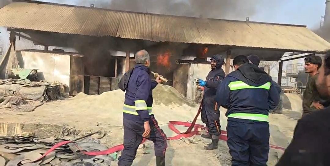 kulgam news, fire