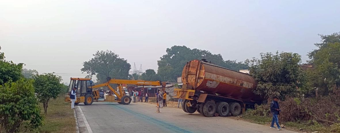 The body of a sailor from Sitapur was found under the cabin of a tanker.