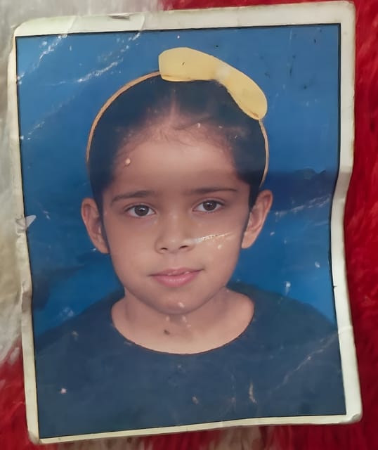A family returning from Kainchi Dham fell into a ditch, killing their uncle and niece, injuring six others