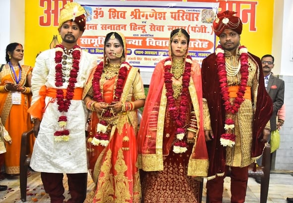 Two couples took rounds in one mandap