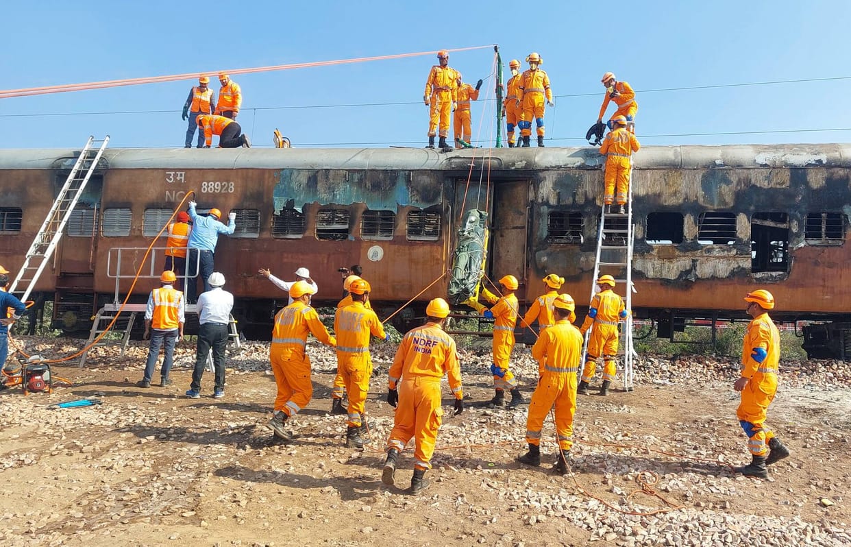 The railway administration conducted a mock drill to test the preparedness of the departments.